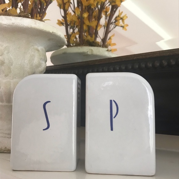 Other - Vintage Art Deco Range Salt & Pepper Shakers ❤️🧂